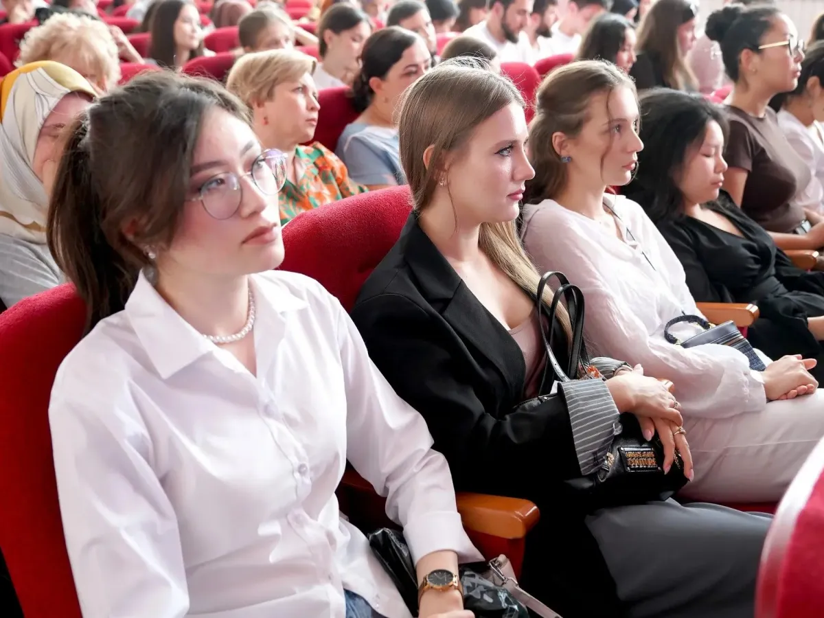 В Астрахани открылась конференция по педиатрии к 60-летию факультета Астраханского ГМУ