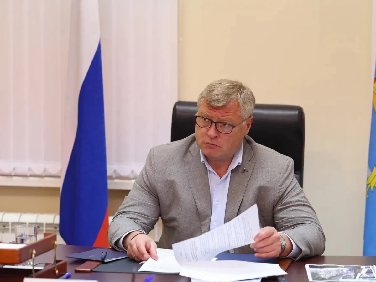 В Икряном отремонтируют поликлинику, в Золотухе — школу