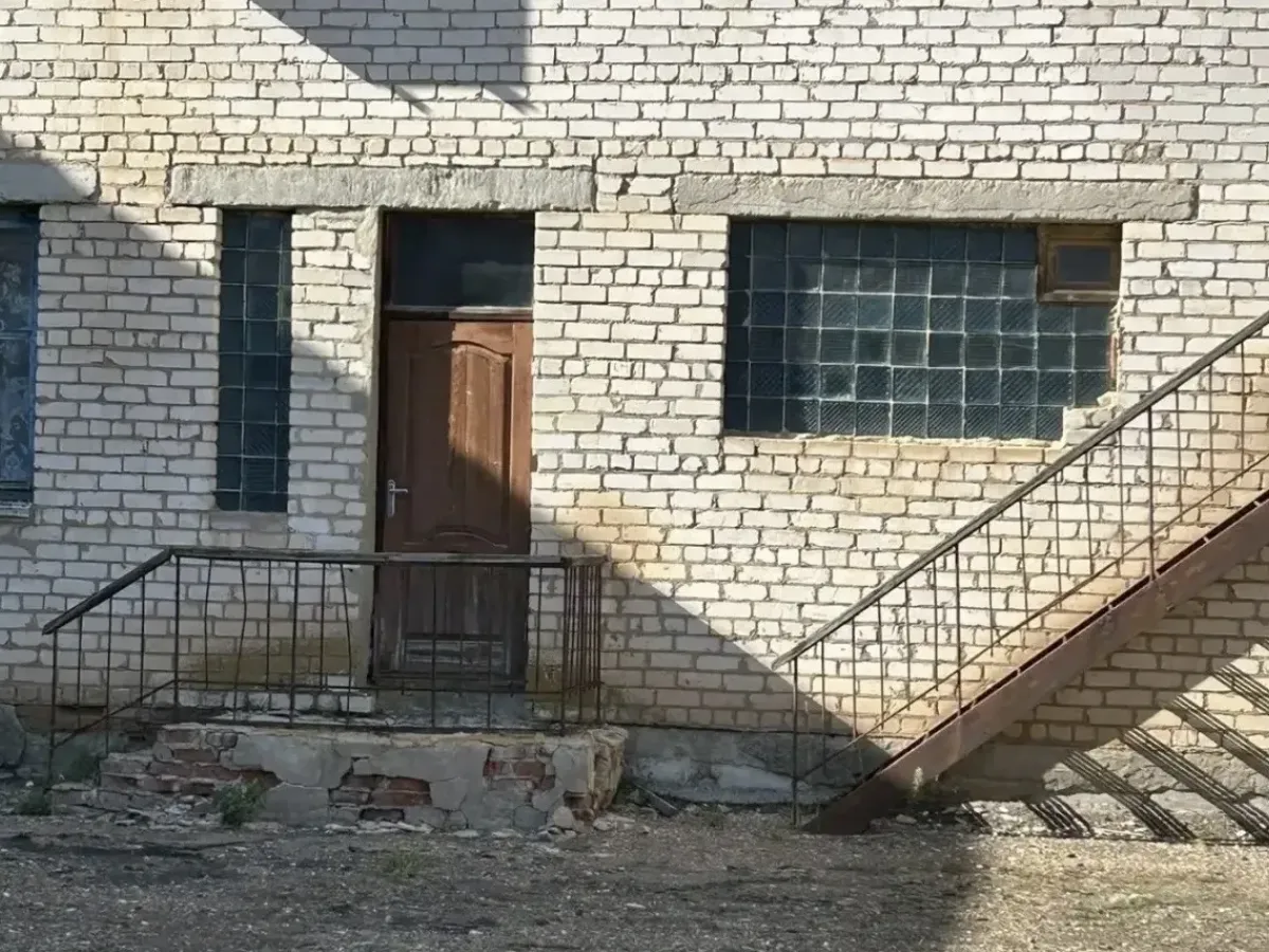 В Икряном отремонтируют поликлинику, в Золотухе — школу