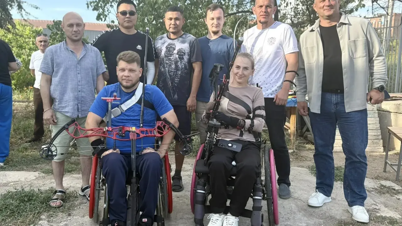 В Астрахани прошёл мастер-класс по стрельбе из лука для ветеранов и участников СВО — Астрахань Сейчас