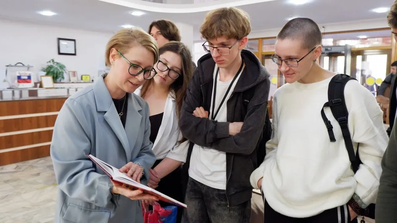 В областной библиотеке презентовали II том сборника «Свидетели войны – свидетели Победы» — Астрахань Сейчас
