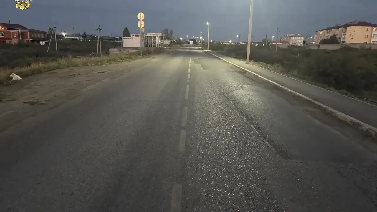 После приёма прокурора в Красноярском районе восстановили освещение и дорогу у школы — Астрахань Сейчас