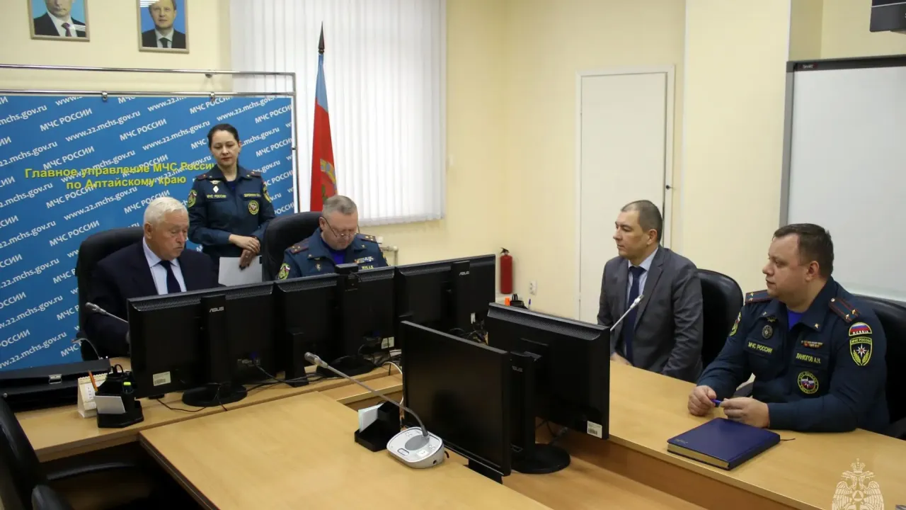 МЧС Алтайского края и госинспекция труда подписали соглашение об информационном обмене — Барнаул Сейчас
