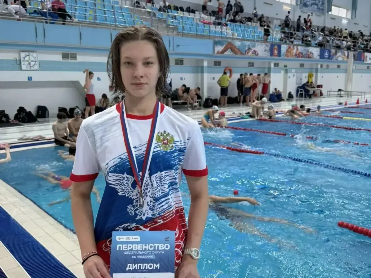 Екатерина Лагутина выиграла медали первенства и чемпионата ЦФО по плаванию