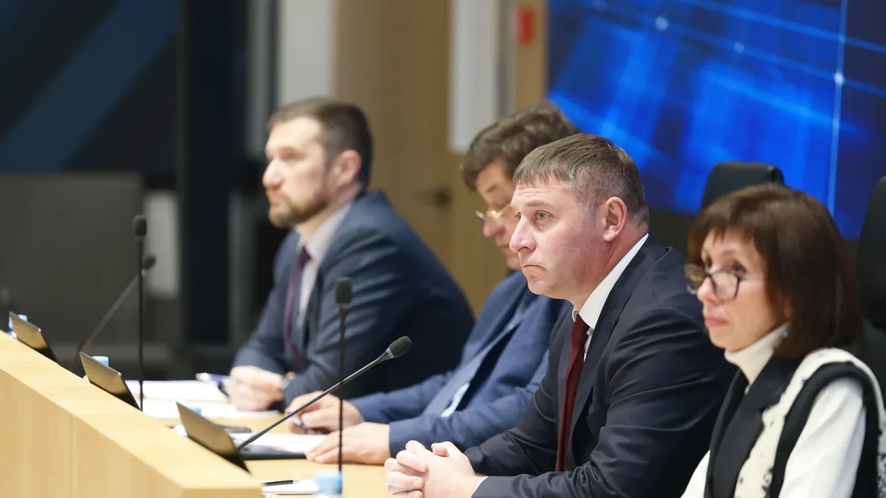 Александр Шуваев обсудил бюджет на 2027–2029 годы и обращения жителей — Белгород Сейчас