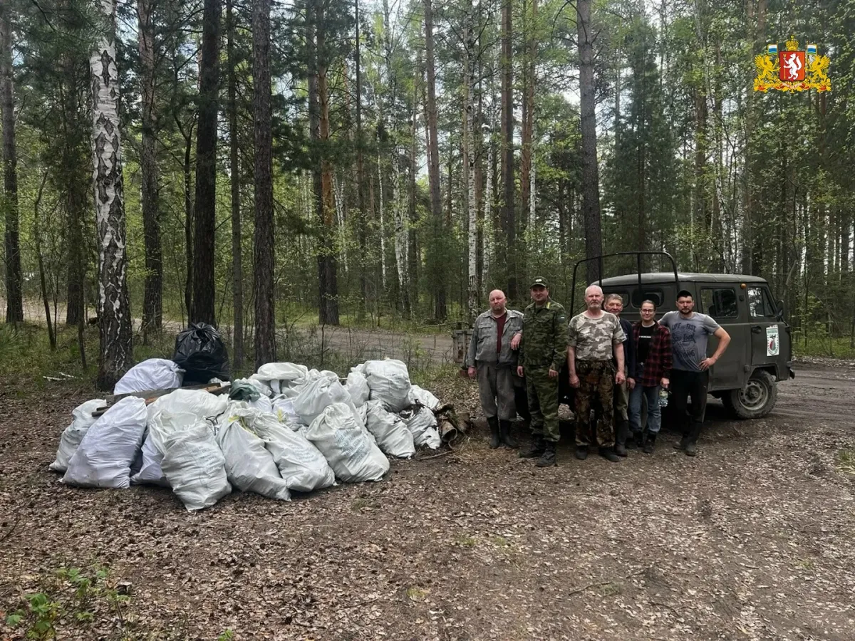 Более 7 тысяч жителей Свердловской области вышли на уборку берегов водоемов