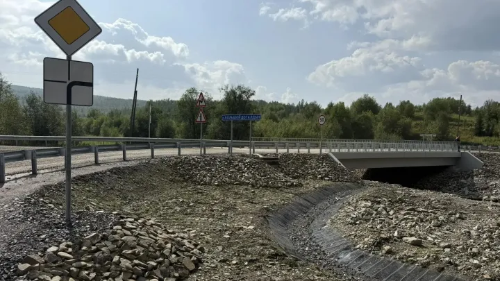В Бодайбинском районе завершили реконструкцию двух автодорожных мостов — Иркутск Сейчас
