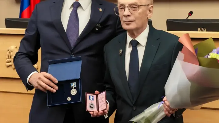 Профессор БГУ Лев Дамешек удостоен Почётного знака имени Ю. А. Ножикова — Иркутск Сейчас