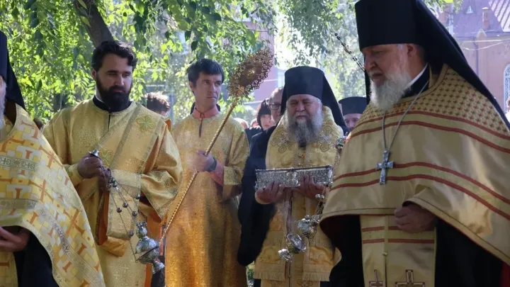 В Иркутск доставили мощи святителя Спиридона Тримифунтского — Иркутск Сейчас