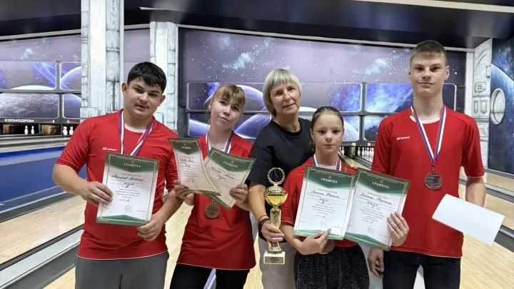 Воспитанники Иркутского центра социальной реабилитации завоевали медали Спартакиады по боулингу — Иркутск Сейчас