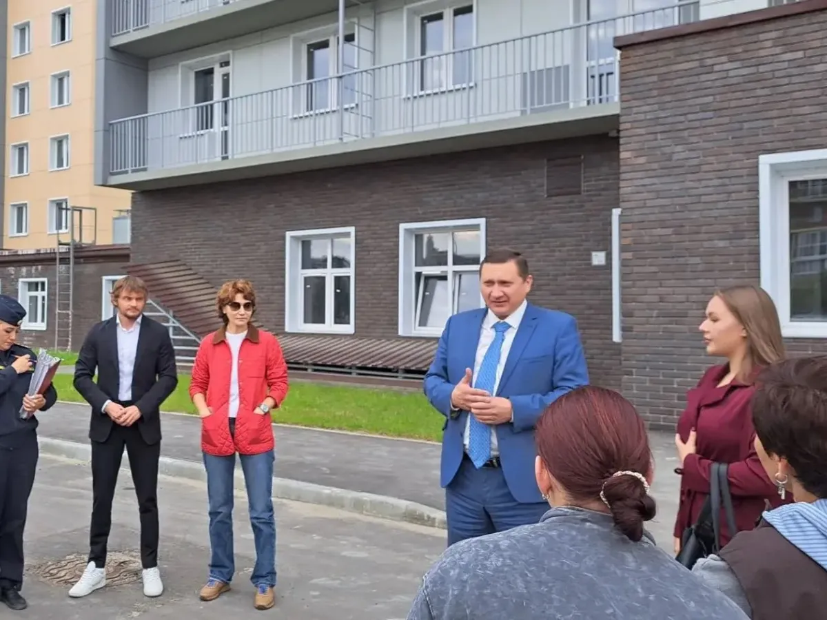 В Иркутской области еще 39 детей-сирот получили ключи от новых кварти?
