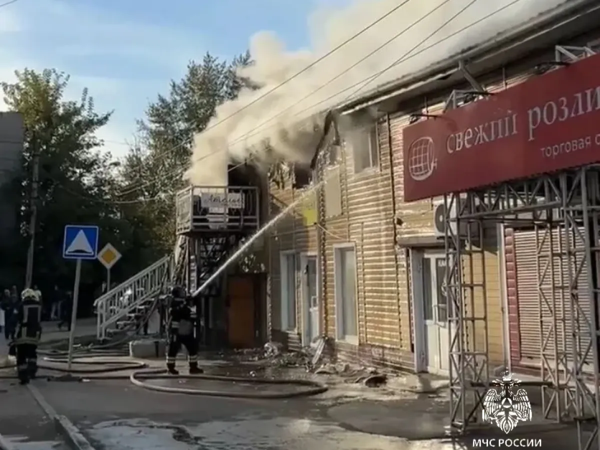 В Иркутске локализовали пожар в административном здании на улице Рабочего Штаба