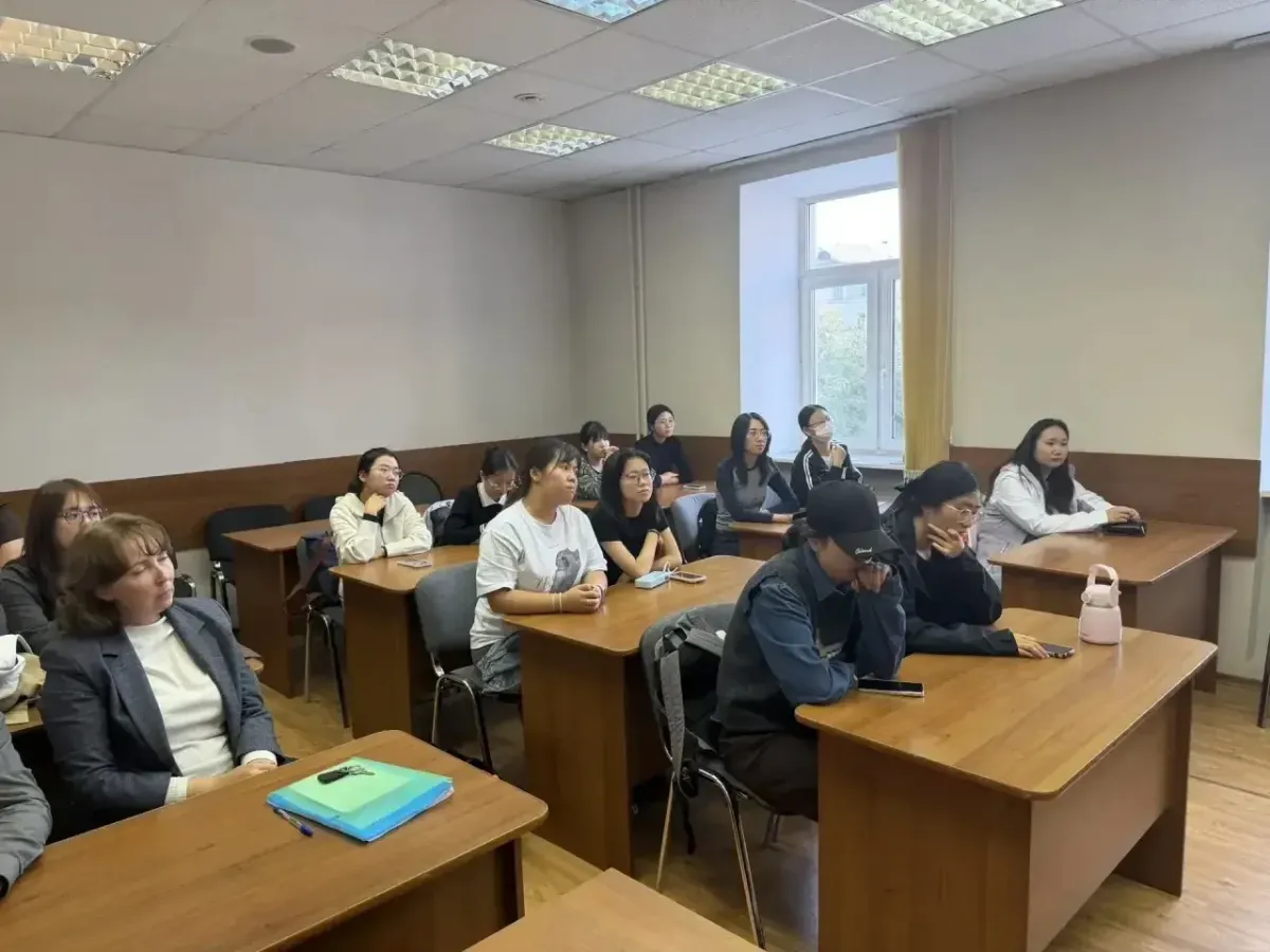 В Институт юстиции БГУ приехали 15 студентов из Университета Внутренней Монголии