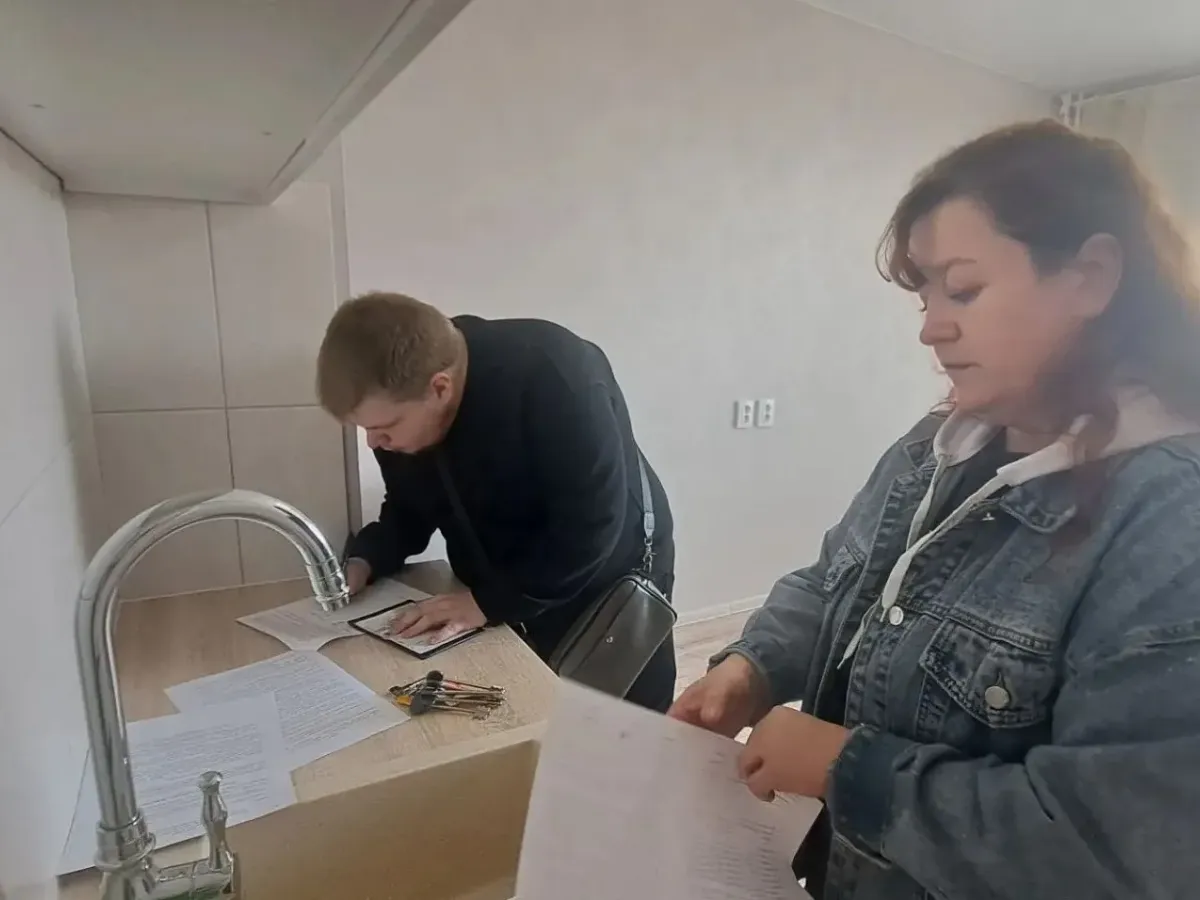 В Иркутской области еще 39 детей-сирот получили ключи от новых кварти?
