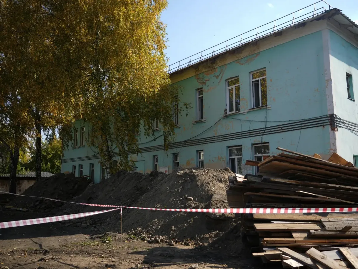 В Нижнеудинске проверили капитальный ремонт Межпоселенческой центральной библиотеки