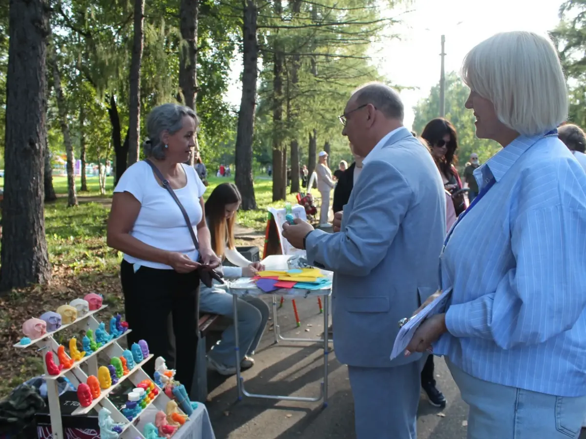В Усолье-Сибирском получатели соцконтракта представили бизнес на «Аллее бизнеса»