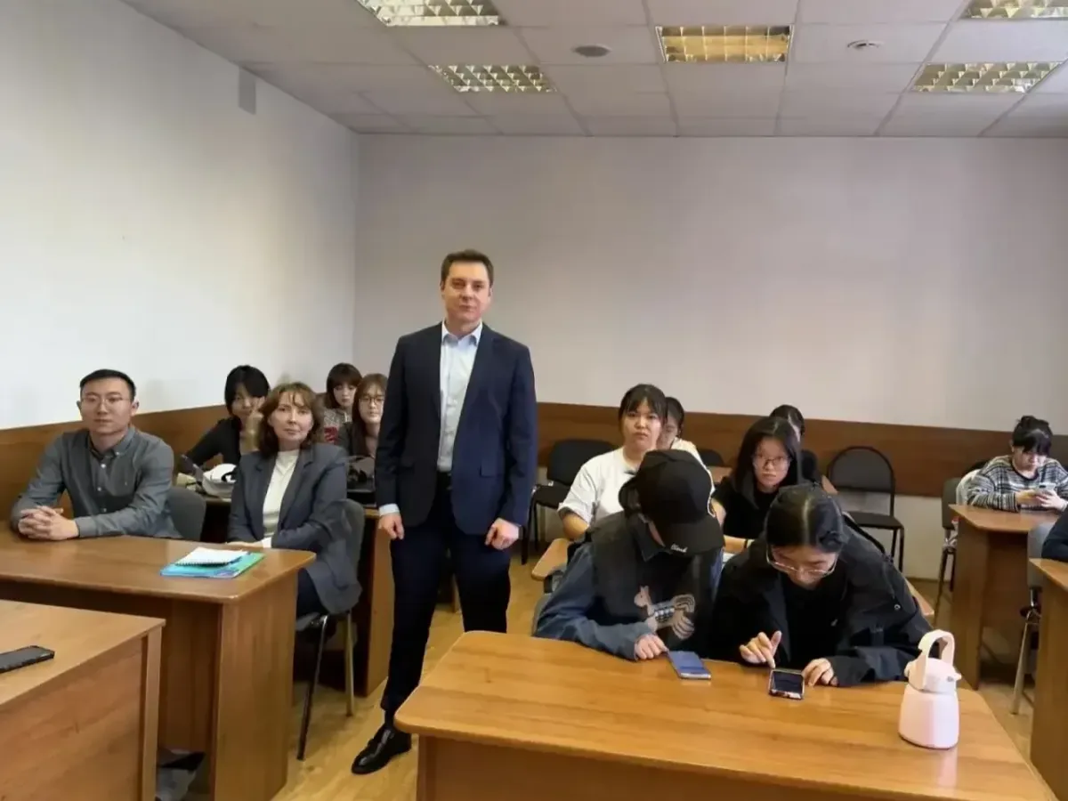 В Институт юстиции БГУ приехали 15 студентов из Университета Внутренней Монголии