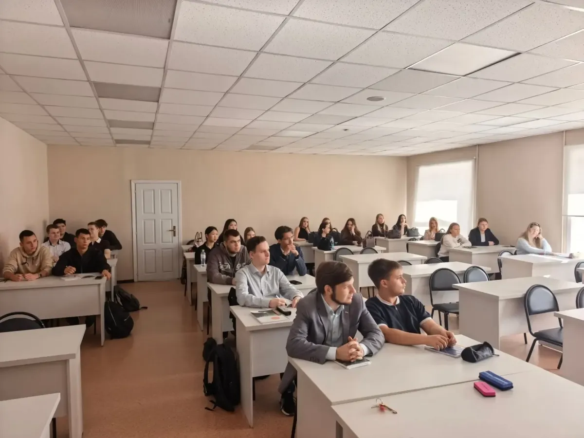 В БГУ прошла встреча студентов с депутатом Думы Иркутска Григорием Вакуленко