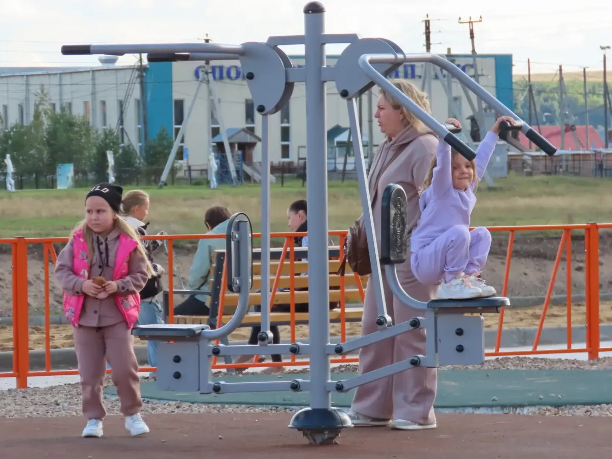 В Хомутово благоустроили набережную реки Куда за Домом культуры «Современник»