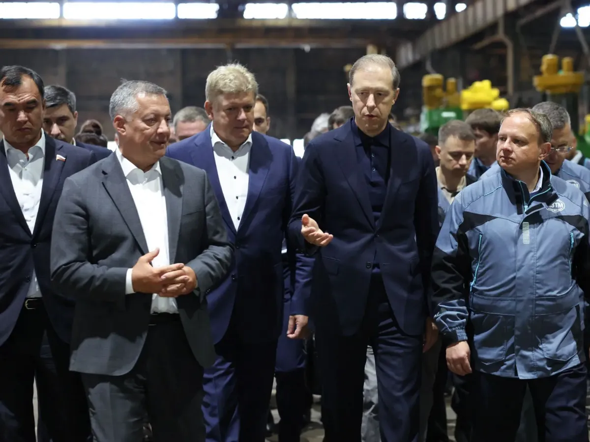 Денис Мантуров посетил Иркутский завод тяжелого машиностроения