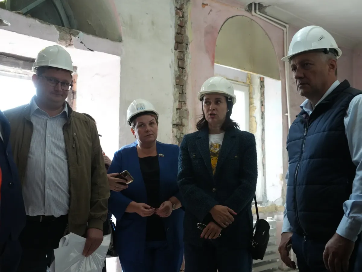 В Нижнеудинске проверили капремонт Межпоселенческой центральной библиотеки