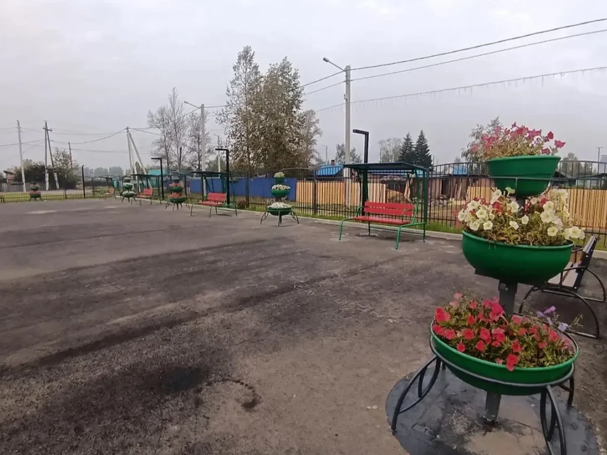 В Иркутской области благоустроили парковую зону и двор по инициативе жителей