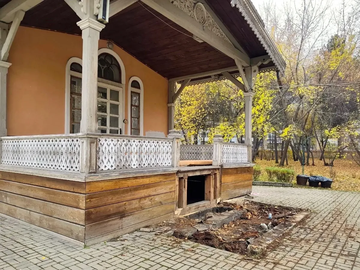 В Усадьбе В. П. Сукачева начался ремонт главного здания
