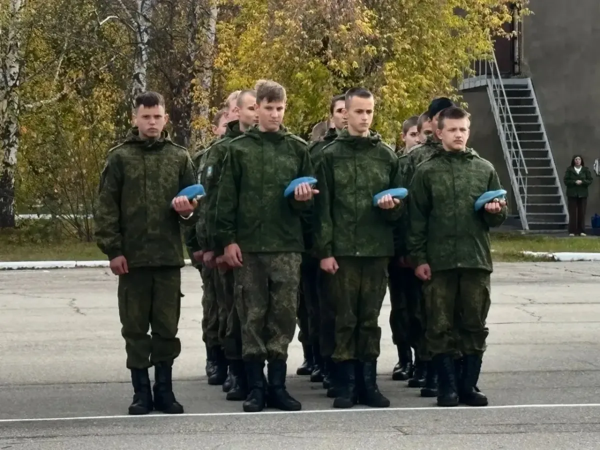 В Усольском кадетском корпусе открыли бюст Валерия Востротина и почтили память погибших
