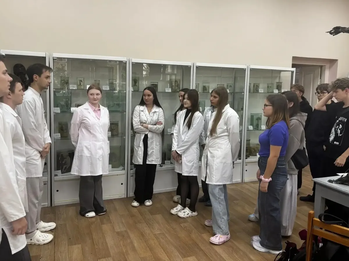 Свыше тысячи молодых людей посетили семинары о вреде зависимостей в музее ИГМУ