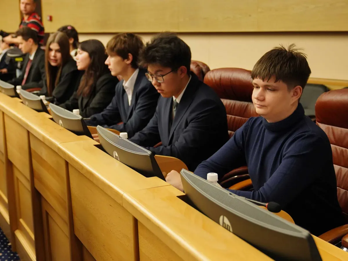 Студенты БГУ приняли участие в заседании Молодёжного парламента при ЗС Приангарья