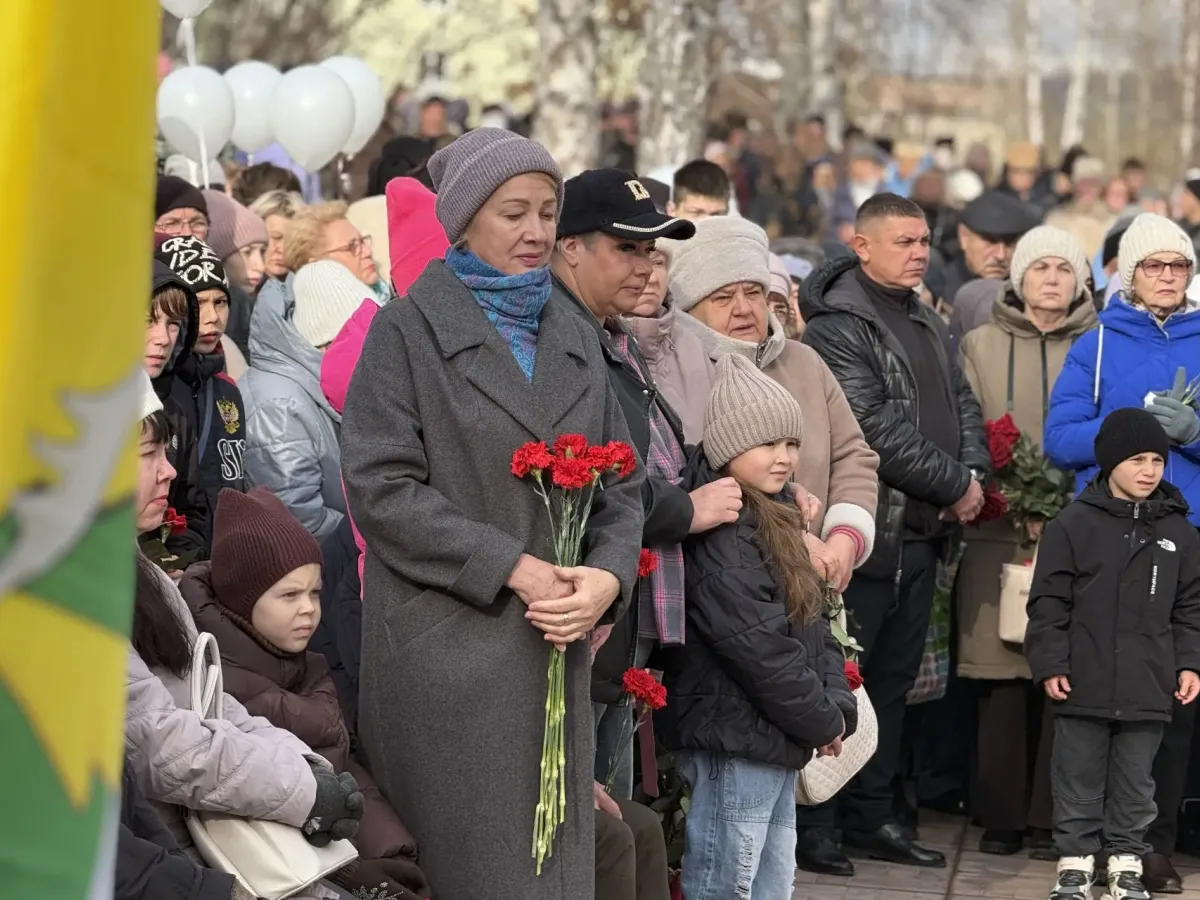 В Железногорске-Илимском открыли мемориал погибшим участникам СВО