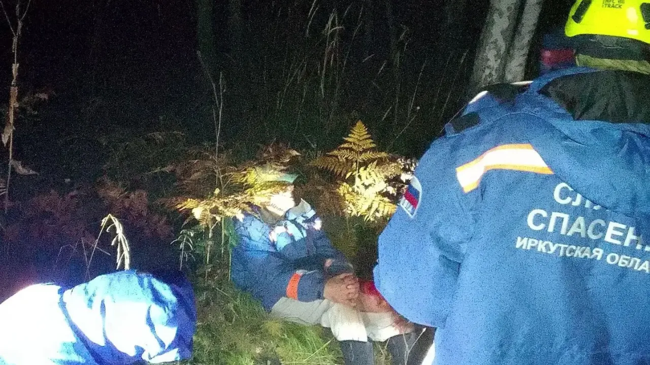 В Иркутском муниципальном округе спасатели нашли заблудившегося в лесу мужчину — Иркутск Сейчас