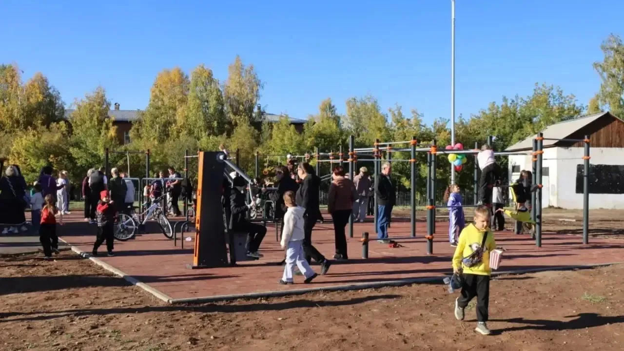 В Правобережном районе Братска открыли «умную» спортивную площадку — Иркутск Сейчас