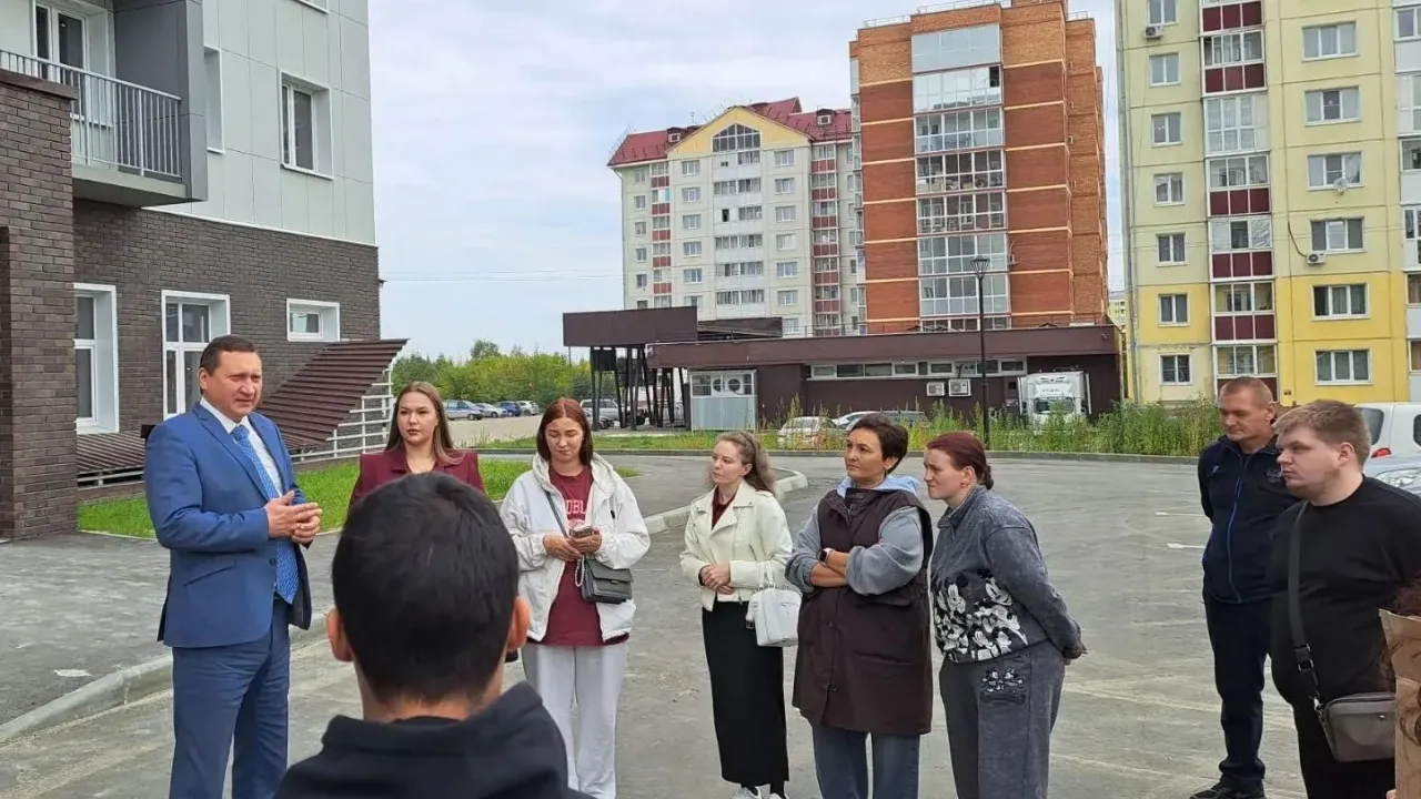 В Иркутской области еще 39 детей-сирот получили ключи от новых кварти? — Иркутск Сейчас
