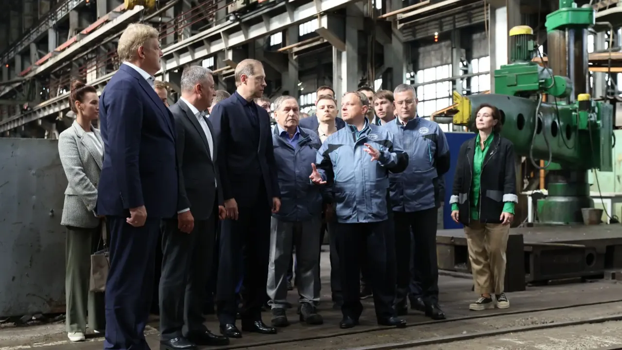 Денис Мантуров посетил Иркутский завод тяжелого машиностроения — Иркутск Сейчас