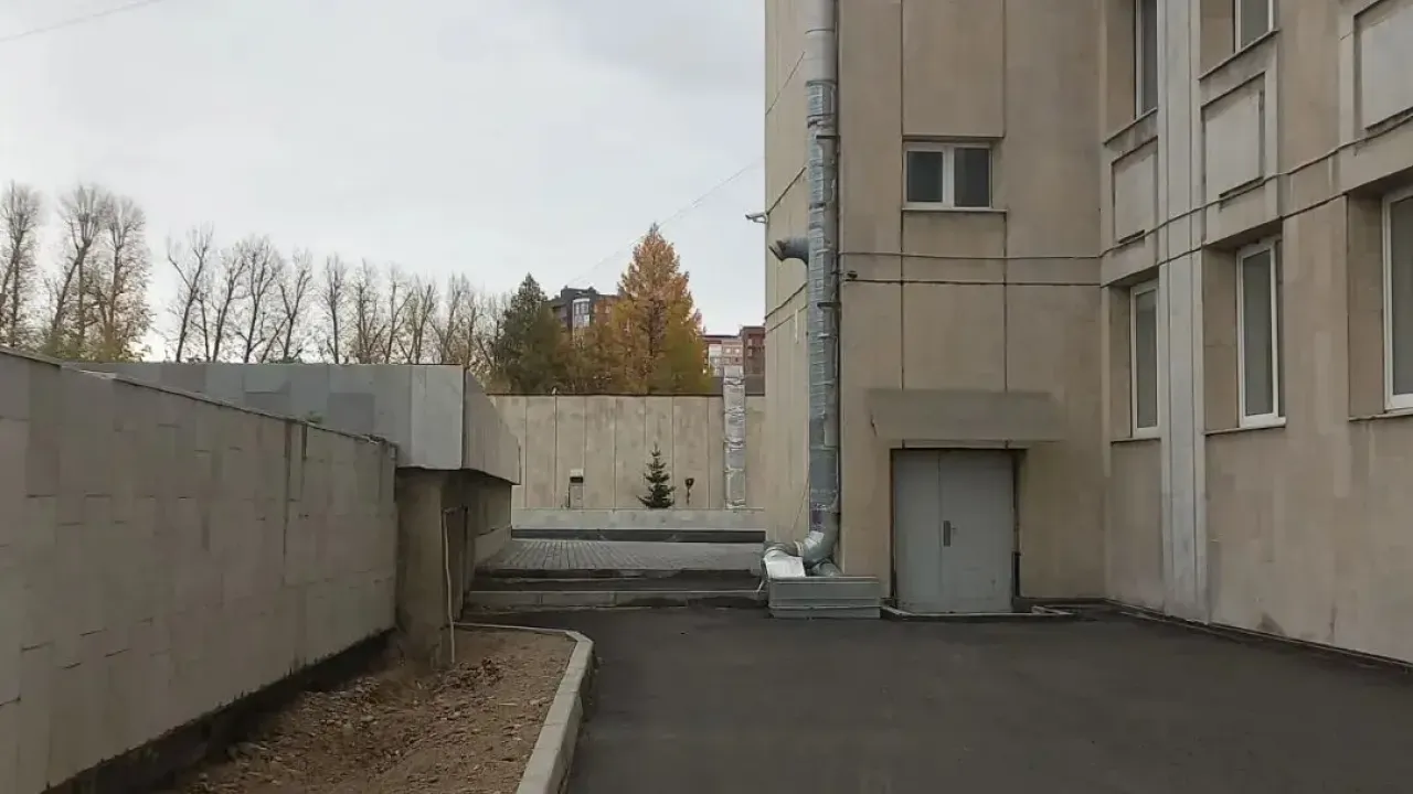 У театра им. Н. М. Загурского завершили капитальный ремонт прилегающей территории — Иркутск Сейчас