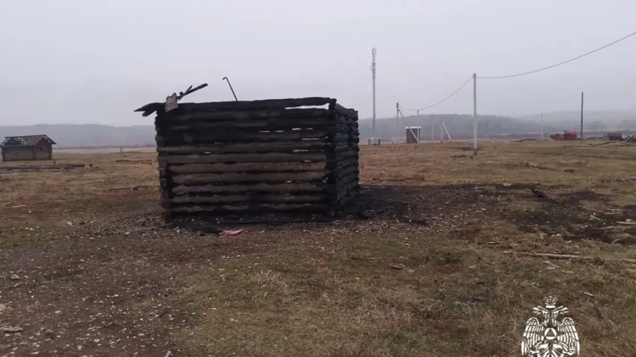 В Эхирит-Булагатском районе детская шалость привела к пожару в заброшенном здании — Иркутск Сейчас