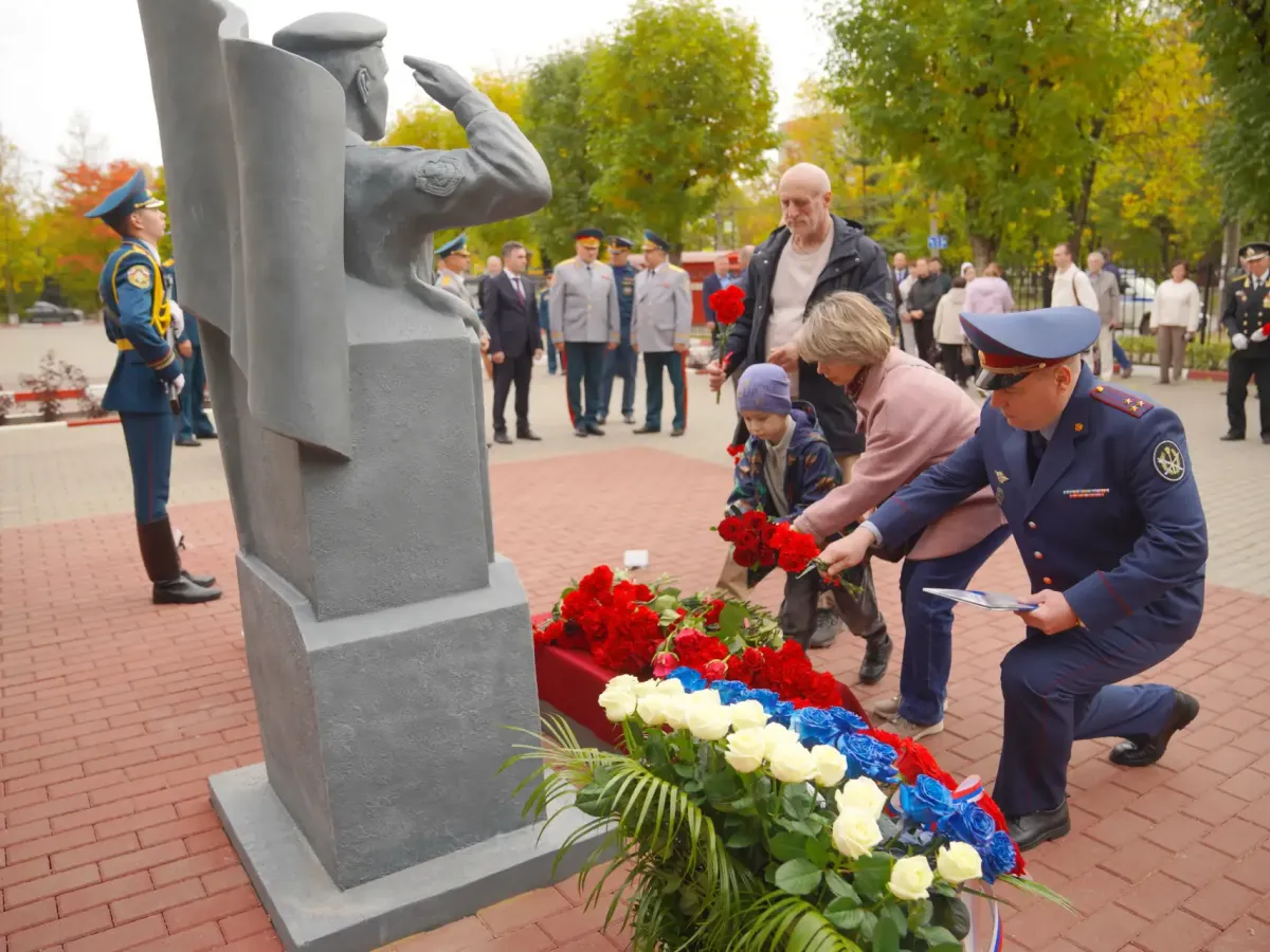 В Ивановской пожарно-спасательной академии открыли мемориальный комплекс выпускникам