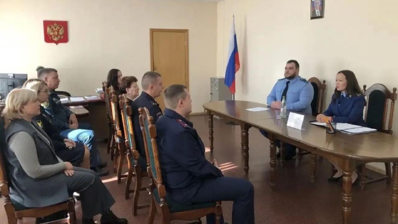 В Родниках коллективу представили нового межрайонного прокурора Владислава Ребика — Иваново Сейчас