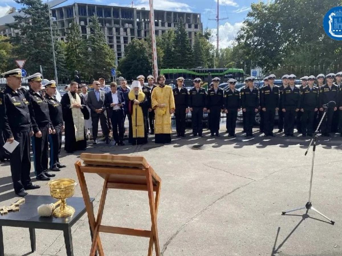 В Калининграде открыли мурал с изображением полководца Фёдора Ушакова