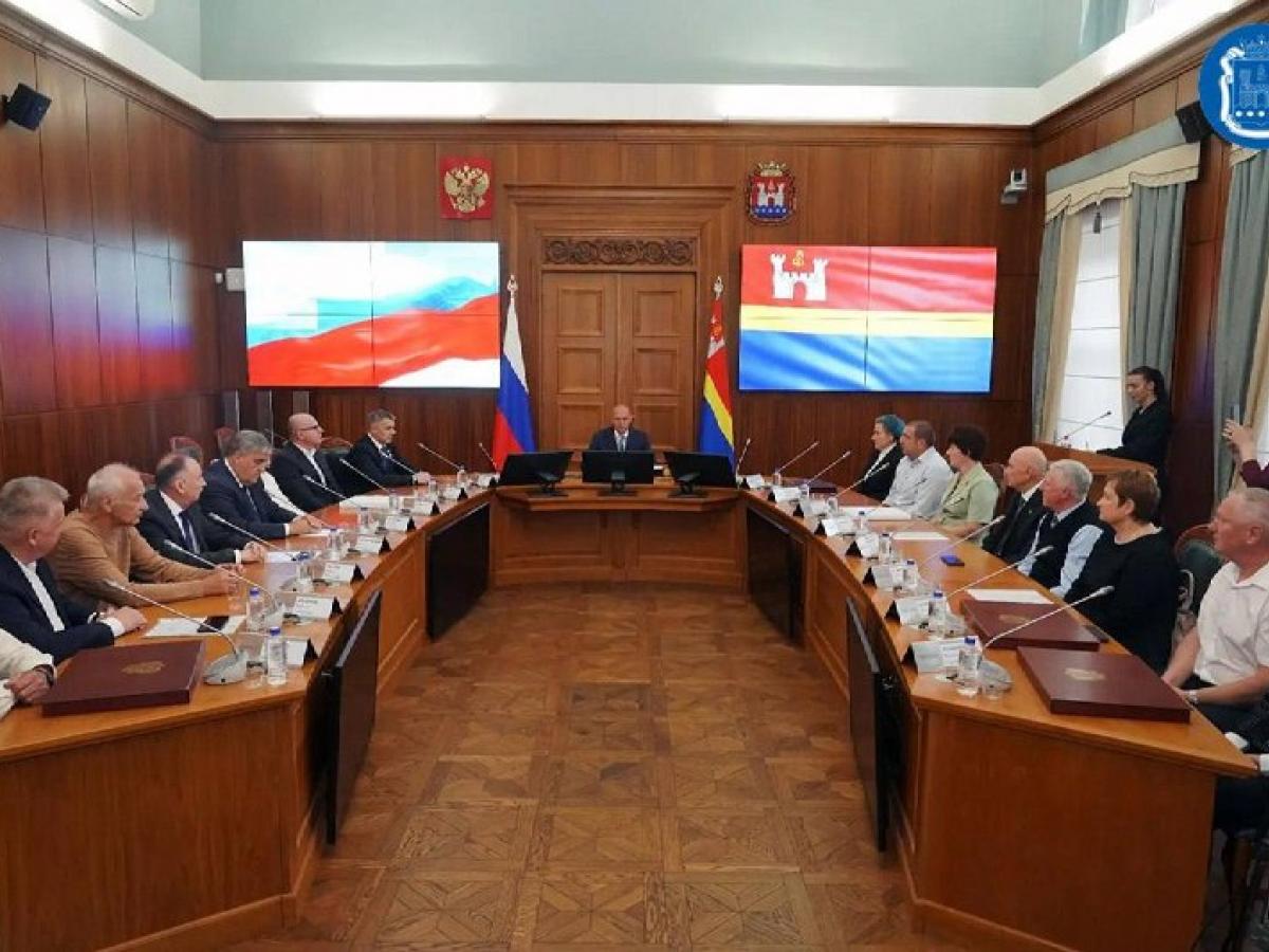 В Калининградской области награды вручили 56 жителям региона
