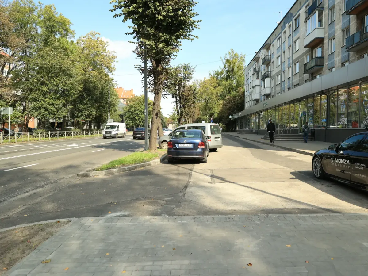 В Калининграде идут работы на нескольких улицах и завершён ремонт перекрёстка Невского — Дадаева