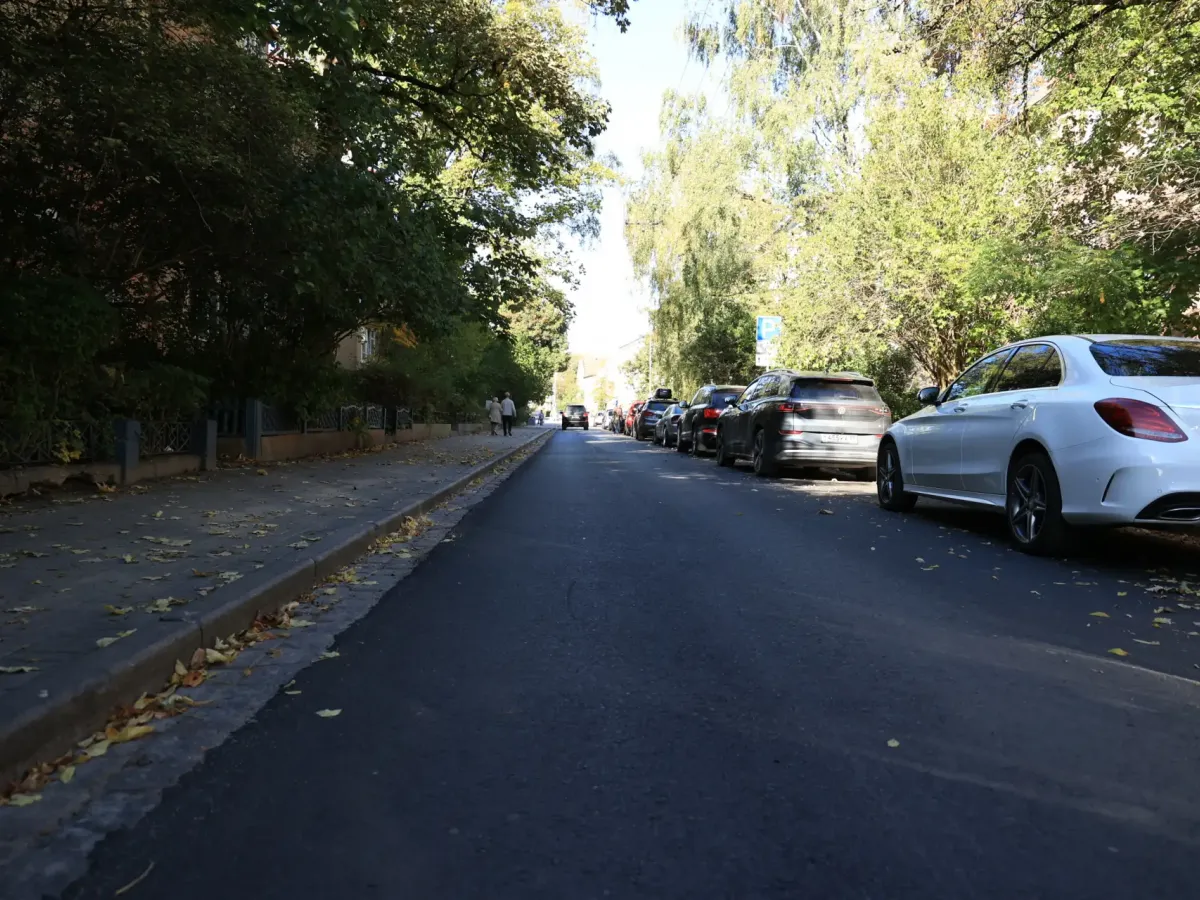 В Калининграде продолжают обустраивать тротуары на нескольких улицах
