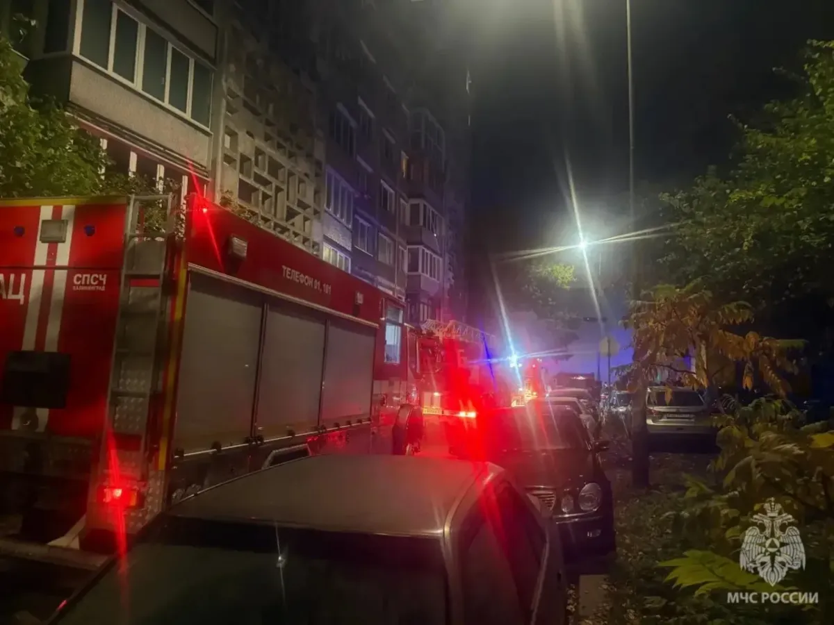 При пожаре в доме на улице 9 Апреля погибла женщина, эвакуированы 17 человек