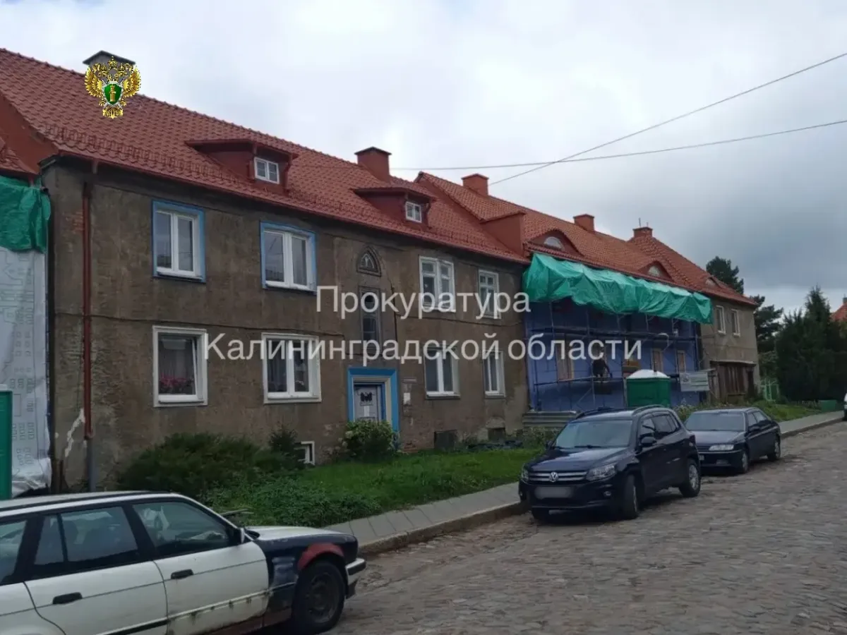 В Черняховске после вмешательства прокуратуры устранили нарушения при капремонте памятника