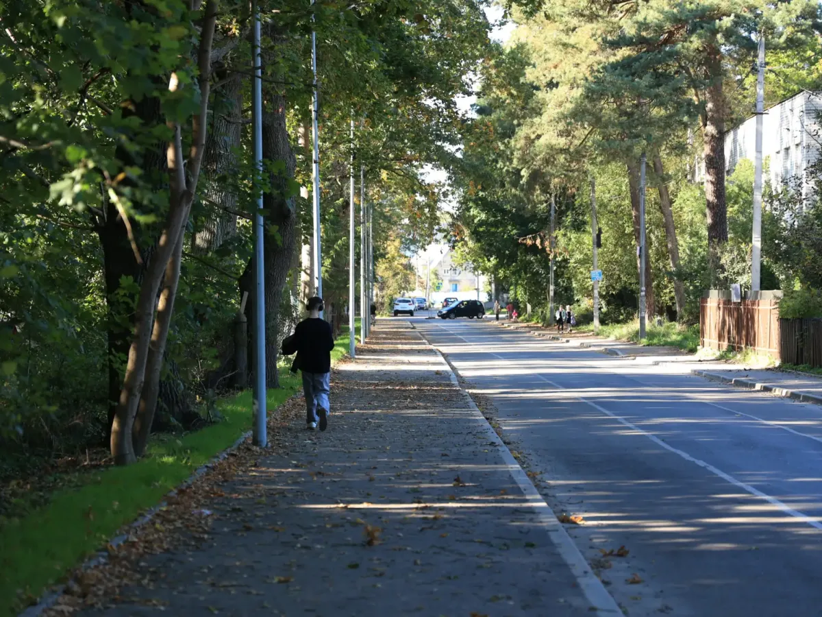 В Калининграде продолжают обустраивать тротуары на нескольких улицах