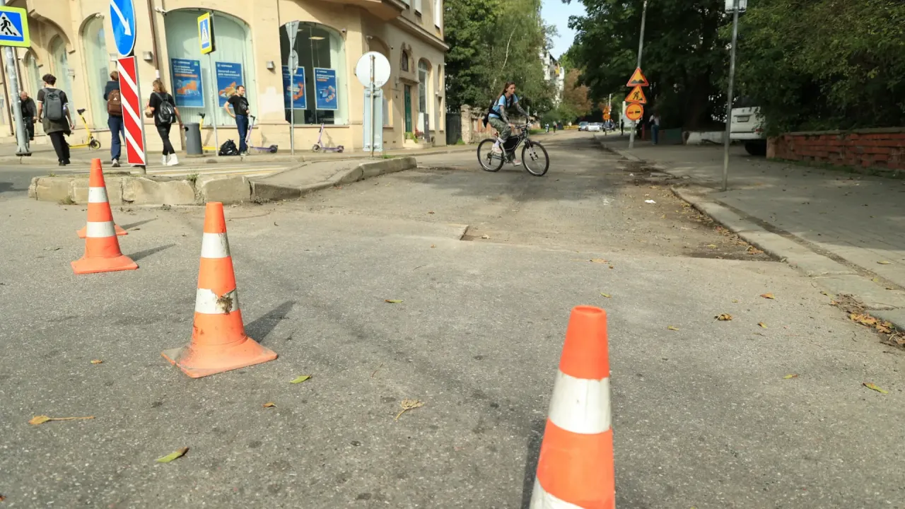 В Калининграде идут работы на нескольких улицах и завершён ремонт перекрёстка Невского — Дадаева — Калининград Сейчас