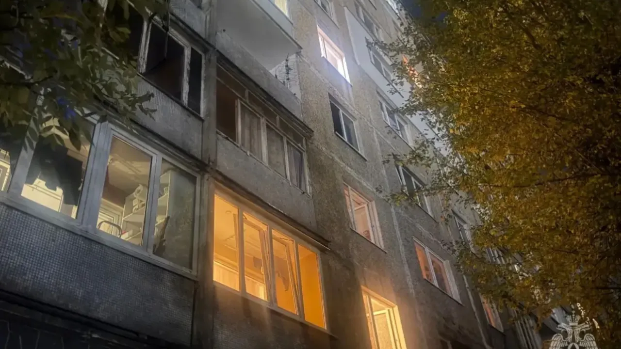 При пожаре в доме на улице 9 Апреля погибла женщина, эвакуированы 17 человек — Калининград Сейчас