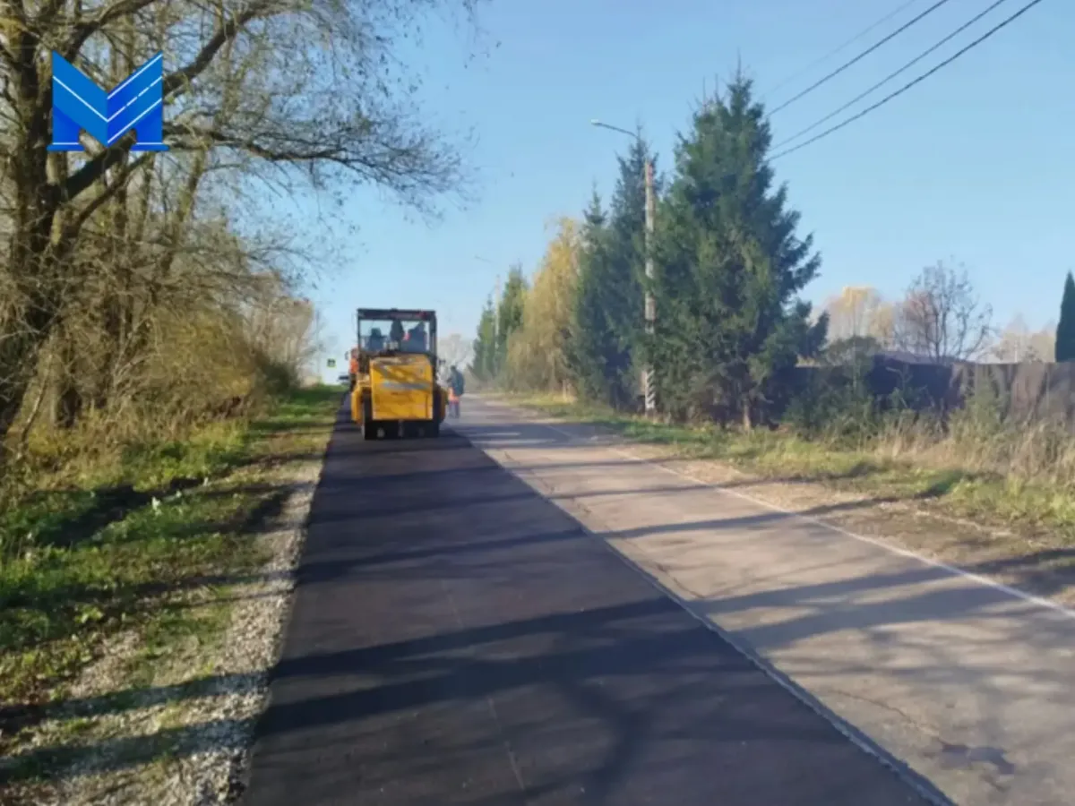 На дороге в Красный Городок завершают замену слоев износа