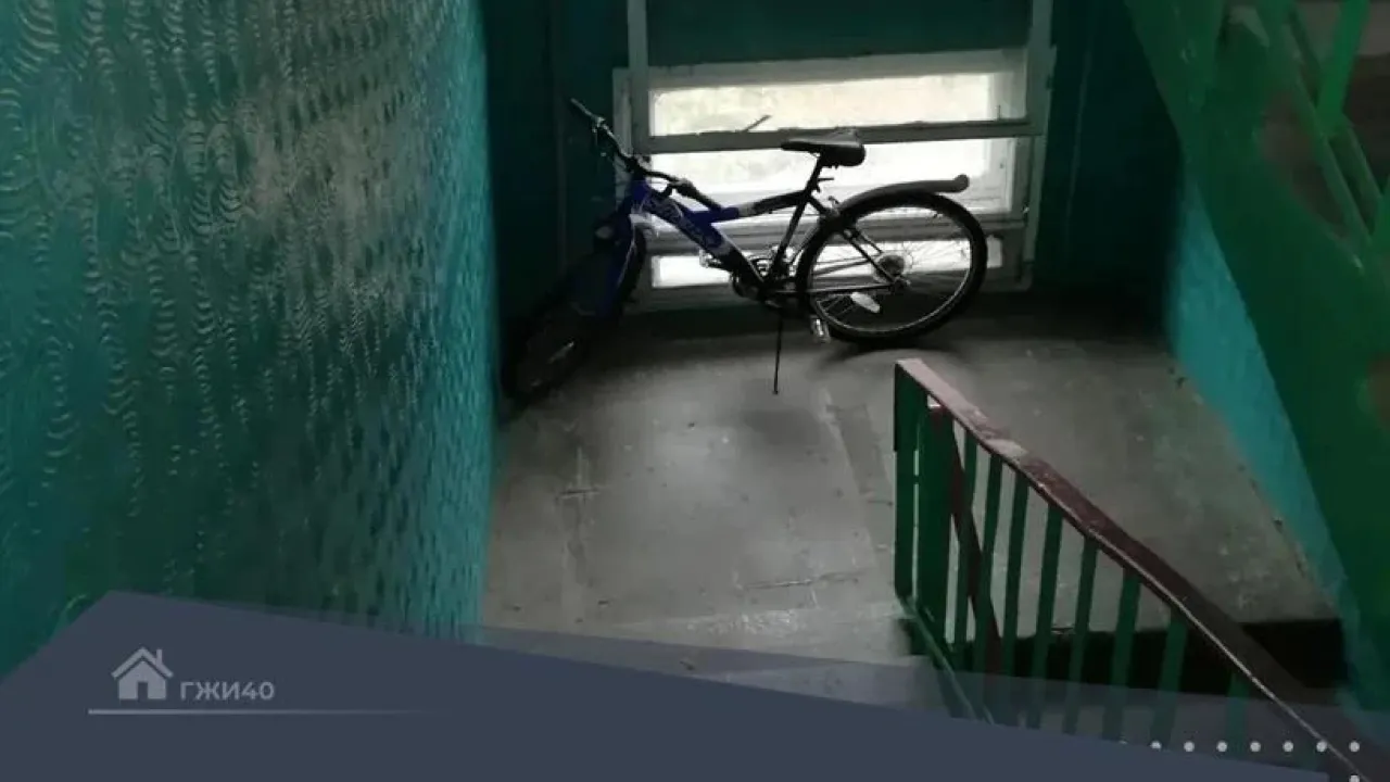Госжилинспекция выявила хранение личных вещей в подъезде дома на улице Степана Разина — Калуга Сейчас
